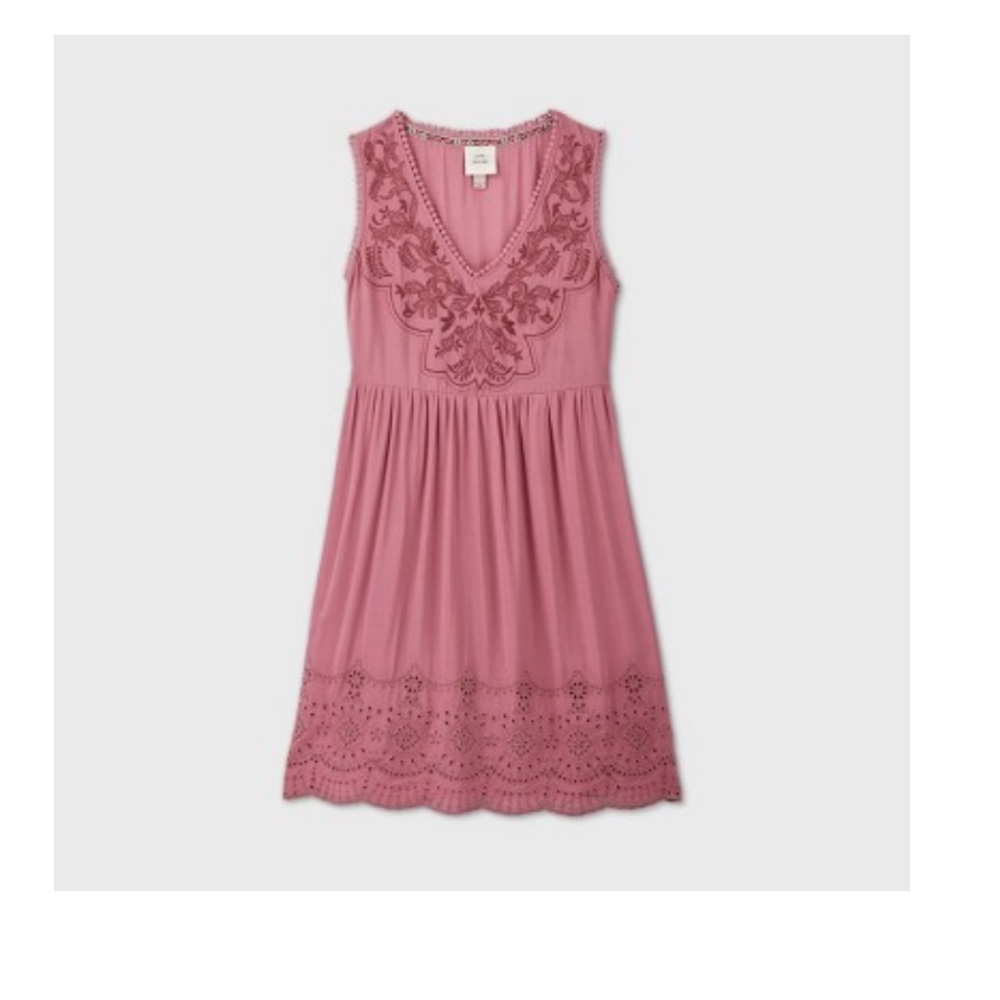 Sleeveless embroidered dress. NWOT